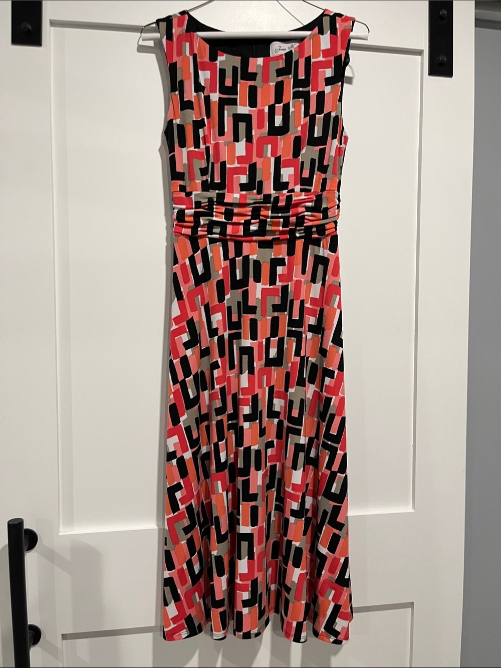 Jessica H Sleeveless Geometric Midi Dress in Coral, Black & Cream